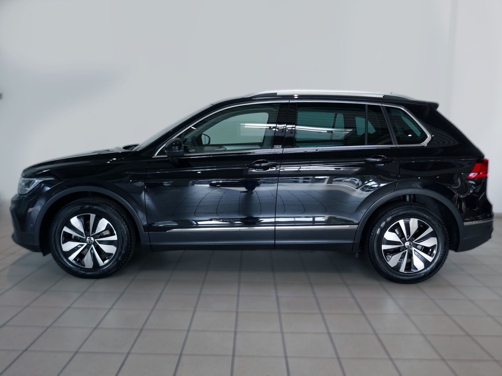 Fahrzeugabbildung Volkswagen Tiguan MOVE 1.5 TSI DSG | LED RFK ACC Navi