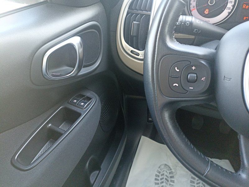 Fahrzeugabbildung Fiat 500L 1.4 16V Pop Star BLUETOOTH+KLIMA+TEMPOMAT