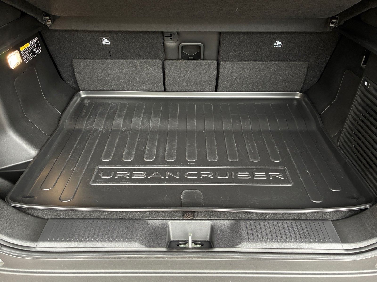 Fahrzeugabbildung Toyota Urban Cruiser Lounge 360,Kamera,LED,Matrix, Pano