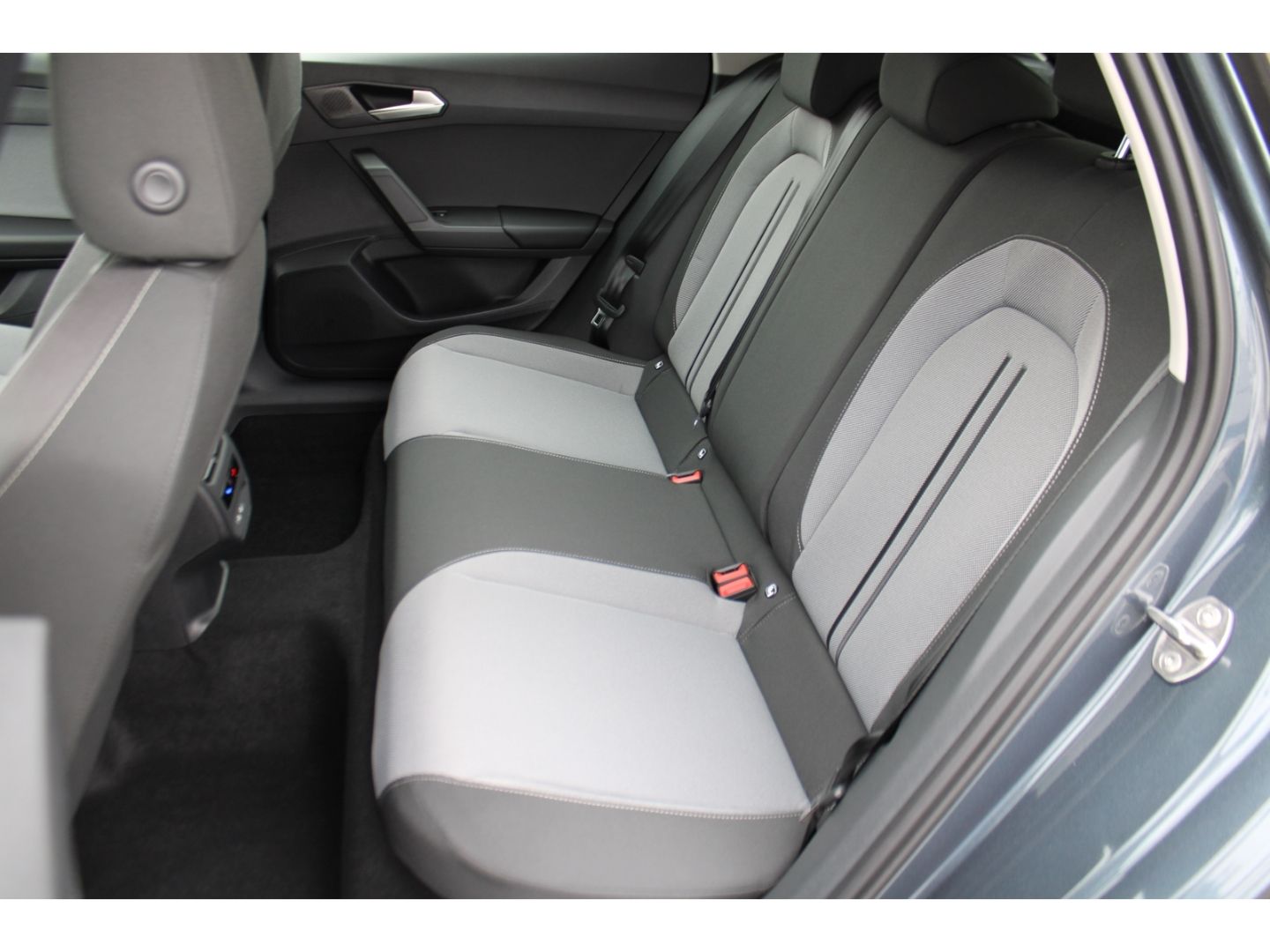 Fahrzeugabbildung SEAT Leon 1,5 TSi Style ACC LED Navi FullLink DAB RFK