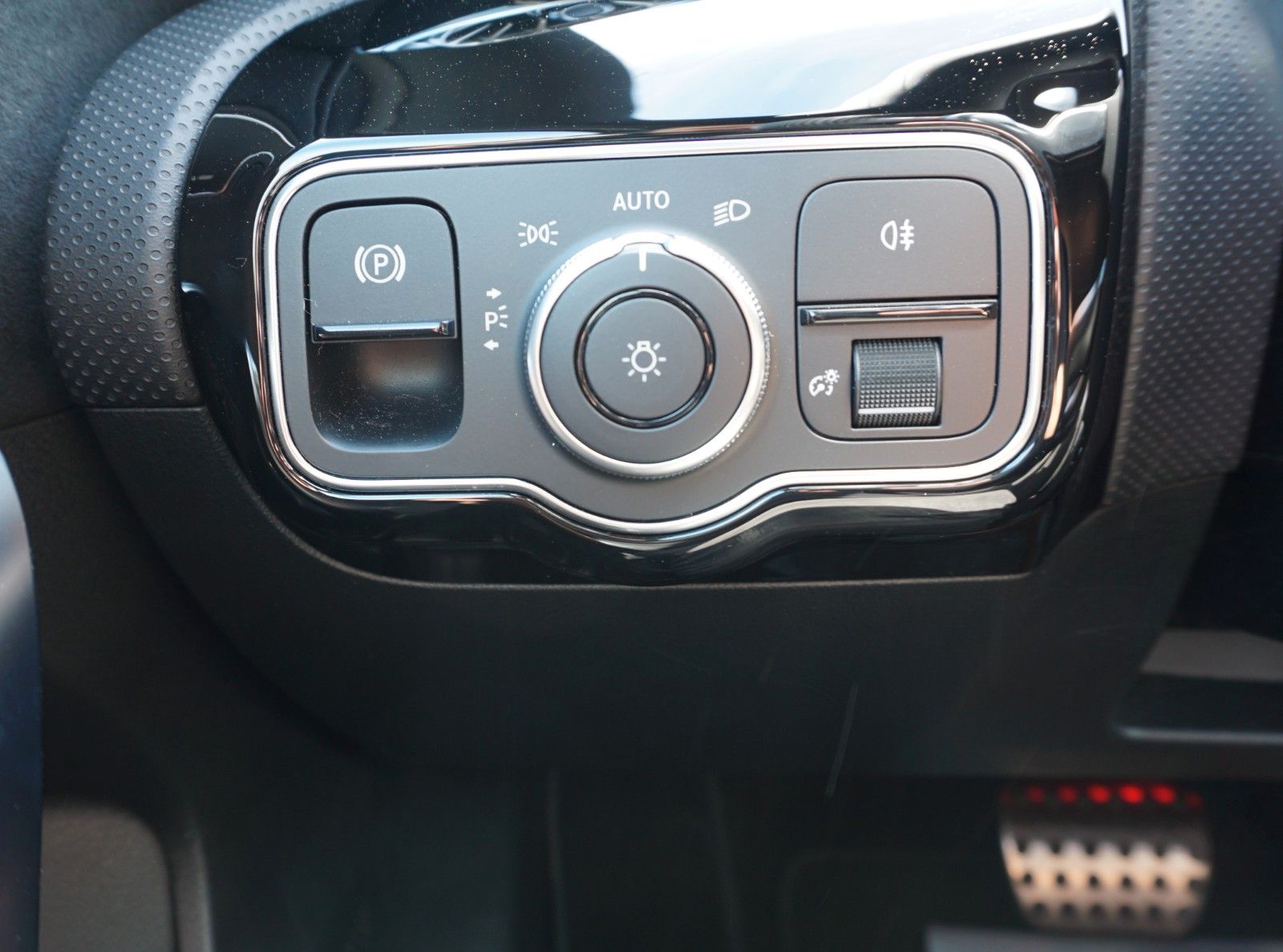 Fahrzeugabbildung Mercedes-Benz A 200 AMG Line,Navi, Keyless,Night-Pak,Panorama