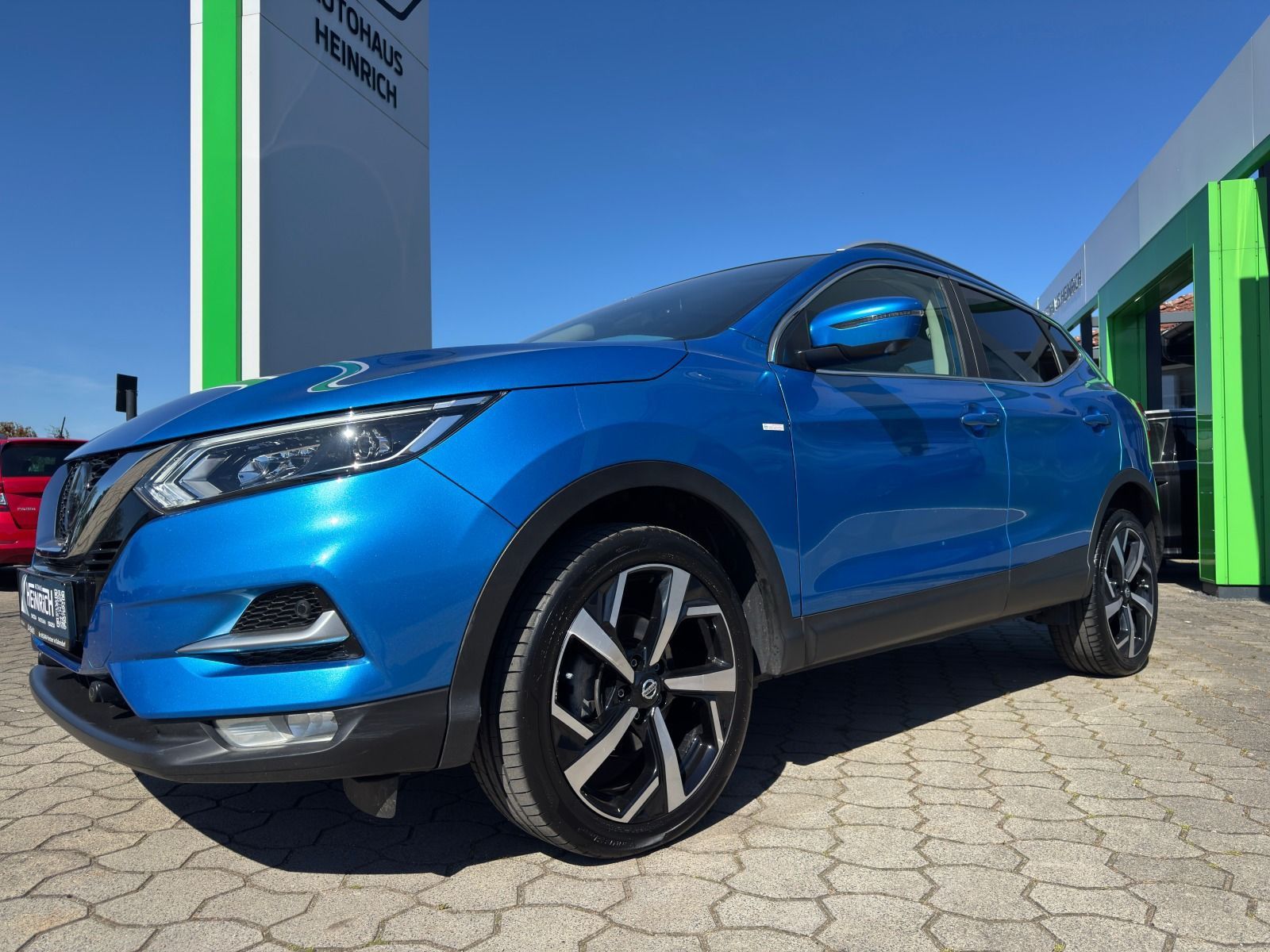 Fahrzeugabbildung Nissan Qashqai Akari 140PS 6-Gang*360°CAM*Pano*StHz*Led