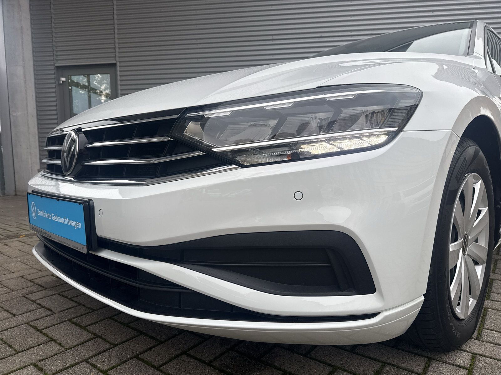 Fahrzeugabbildung Volkswagen Passat Variant 2.0 TDI LED NAVI KAMERA SHZ