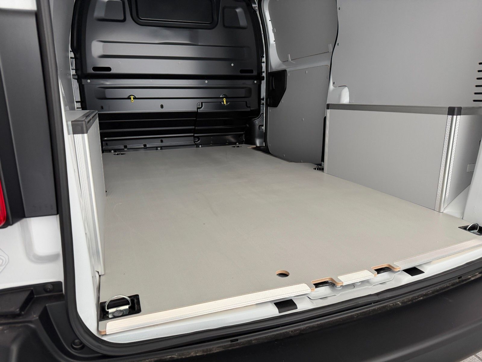 Fahrzeugabbildung Opel Vivaro Kasten 1.5 D (L2) Basis M Kamera,LED,PDC