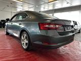 Skoda Superb Lim. Style - Skoda Superb mit Diesel-Antrieb: Leder, Limousine
