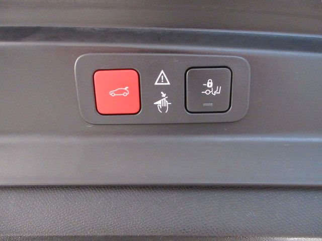 Fahrzeugabbildung Peugeot 5008 GT 1.5D NAVI/LED/SHZ/LEDER/MASSAGE/PARKASS