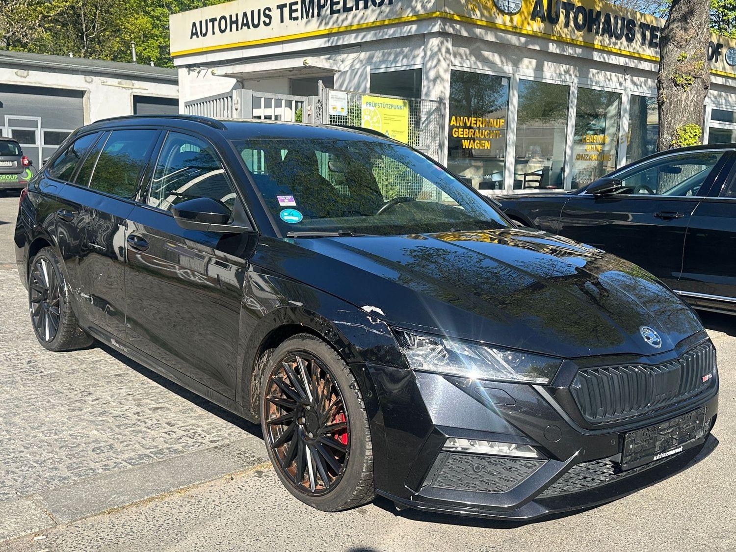 Skoda Octavia 2.0TDi RS Vol-Lane-Side-VLed-DigitalCock