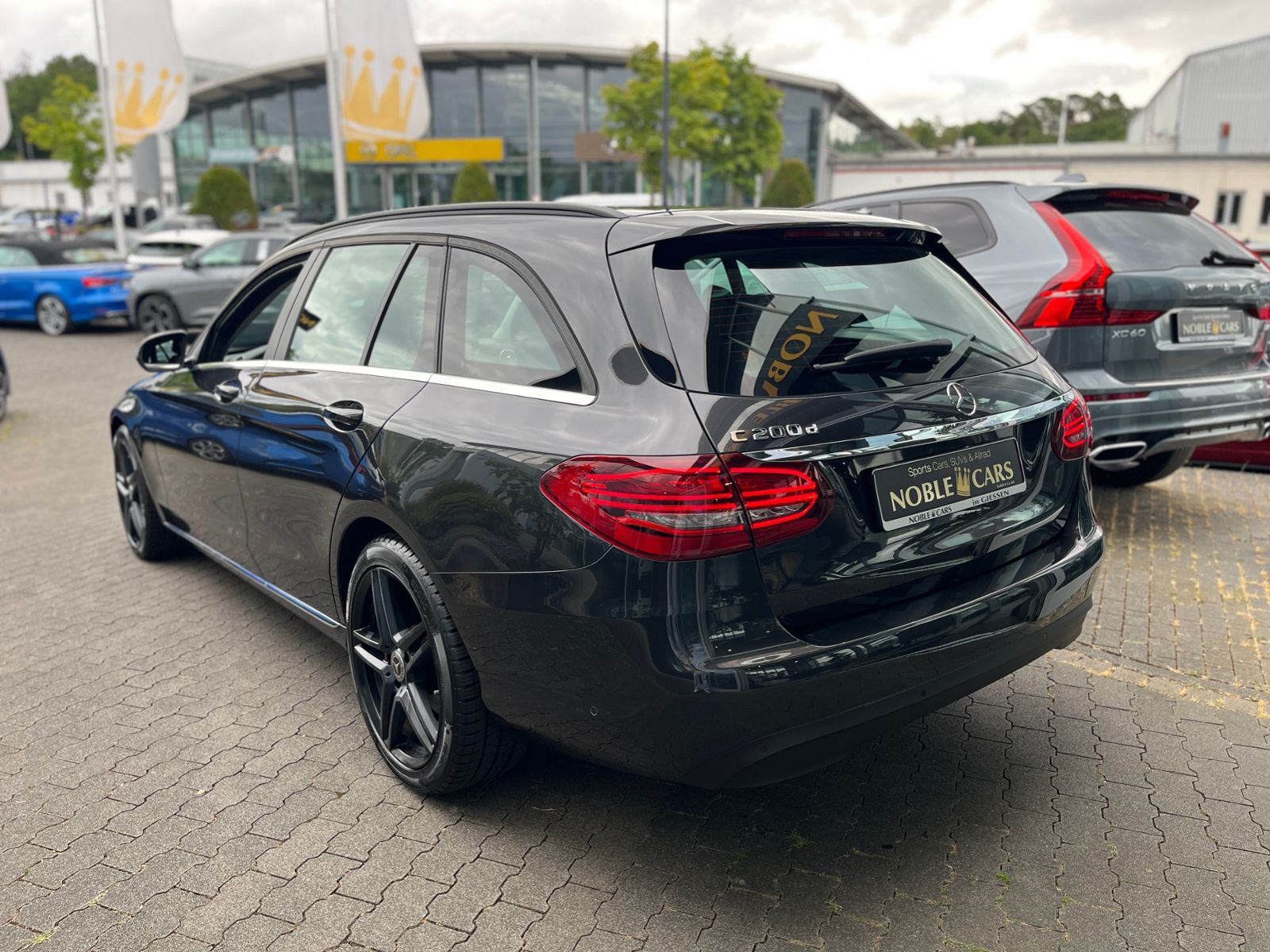 Fahrzeugabbildung Mercedes-Benz C 200 d T LEDER LED NAV SHZ PDC 18"