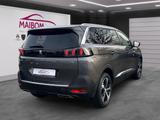 Peugeot 5008 GT / Allwetterreifen / Sitzheizung / 7-Sitz - mit Benzin-Antrieb: mit Navigationssystem, Geländewagen