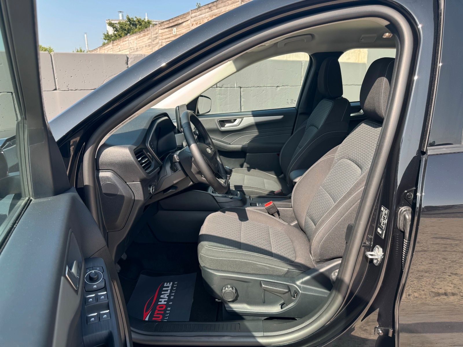 Fahrzeugabbildung Ford Kuga 1.5 EB Cool & Connect Navi CarPlay SHZ AHK
