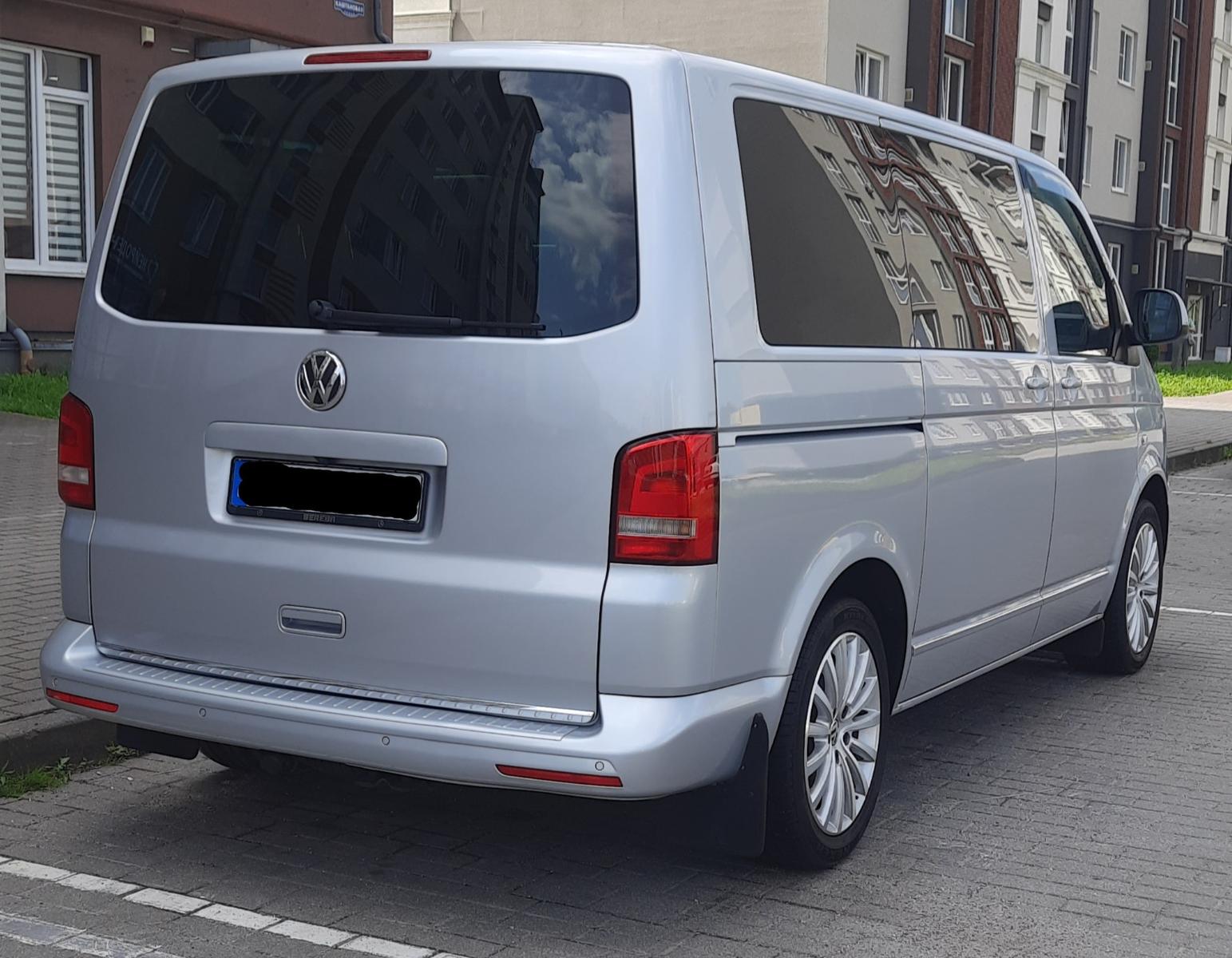 Volkswagen T5 Multivan 2.0 BiTDI Highline in Top Zustand