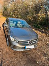Mercedes-Benz B 180 DCT -PROGRESSIVE / sehr gepflegt - Mercedes-Benz B 180 in Stuttgart