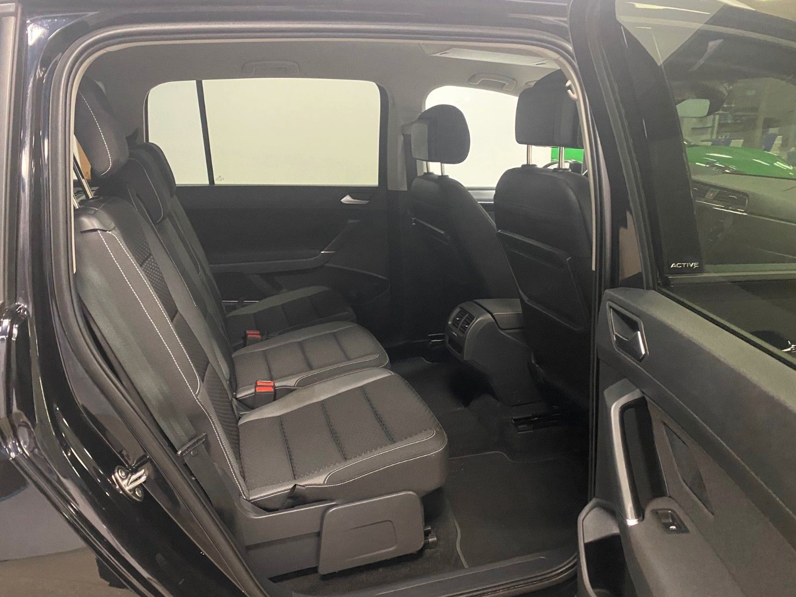 Fahrzeugabbildung Volkswagen Touran 1.5 TSI DSG ACTIVE+7 Sitze+ACC+NAVI+Totwi