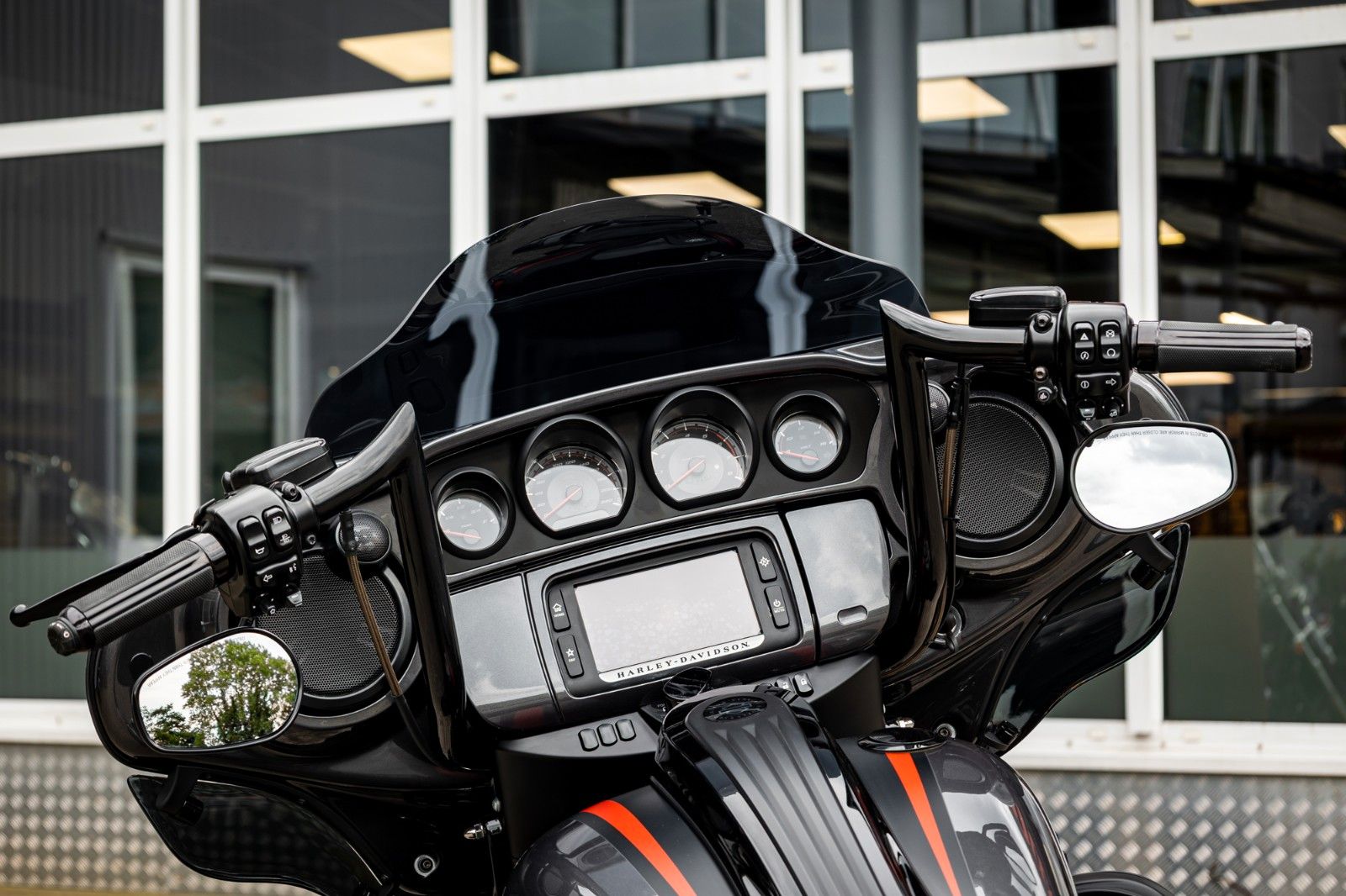 Fahrzeugabbildung Harley-Davidson CVO STREET GLIDE 117 FLHXSE - KESSTECH
