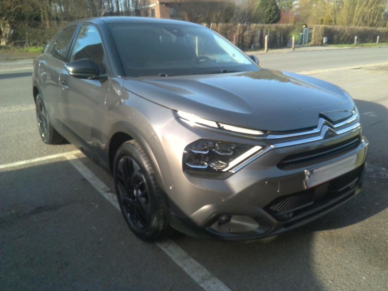 Citroën C4 SHINE PACK 12 PT 130 EAT8 KAM360*LEDER*PANO