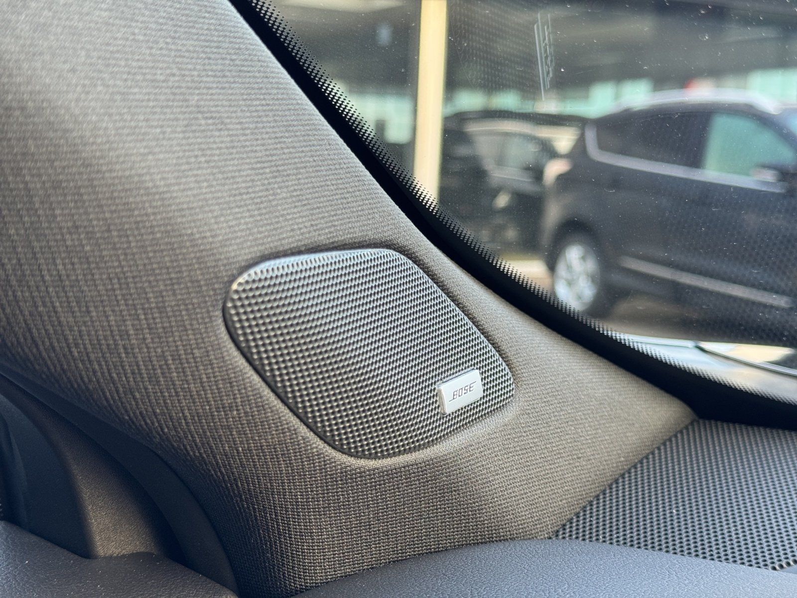 Fahrzeugabbildung Cadillac XT4 Sport 350D AWD SHZ/HUD/NAVI/LED/DT. FZG/SCHE