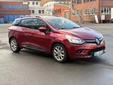 Renault Clio dCi 90 Intens Grandtour Intens VollLED M+S - Renault Clio von privat