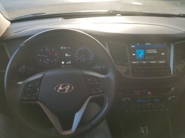 Fahrzeugabbildung Hyundai Tucson blue 1.7 CRDi DCT Premium 2WD