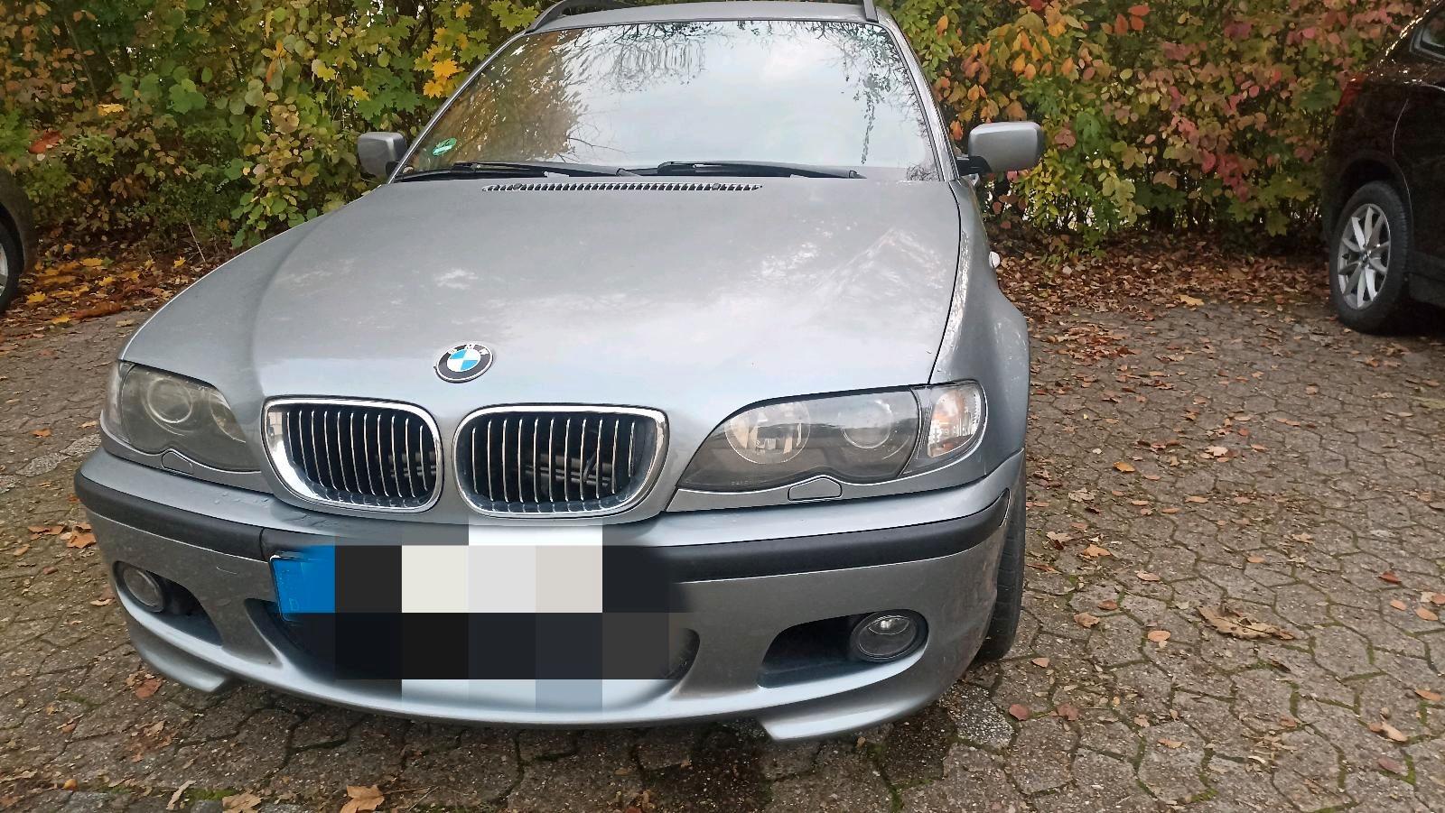 BMW 320 2004 — вигляд ззаду