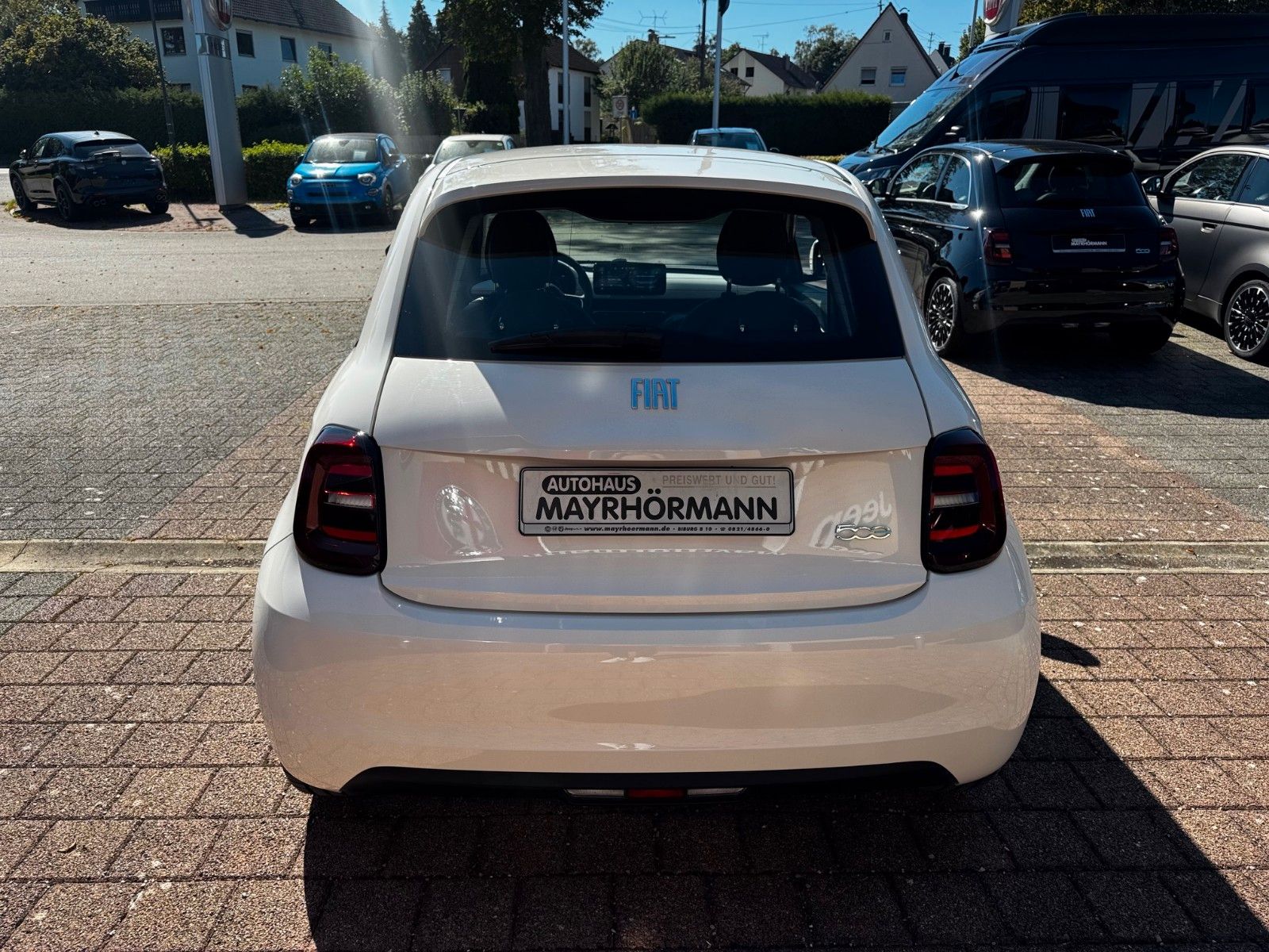 Fahrzeugabbildung Fiat 500e Carplay Klimaaut. Keyless