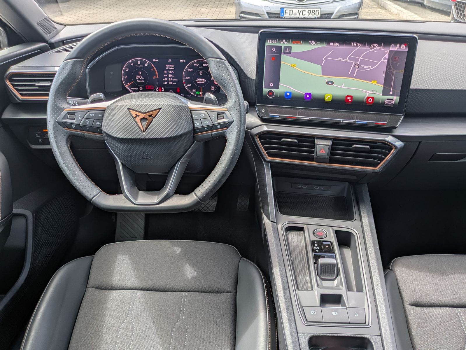 Fahrzeugabbildung CUPRA Leon 1.5 eTSI DSG MATRIX-LED*ACC*APP*KAMERA*18"