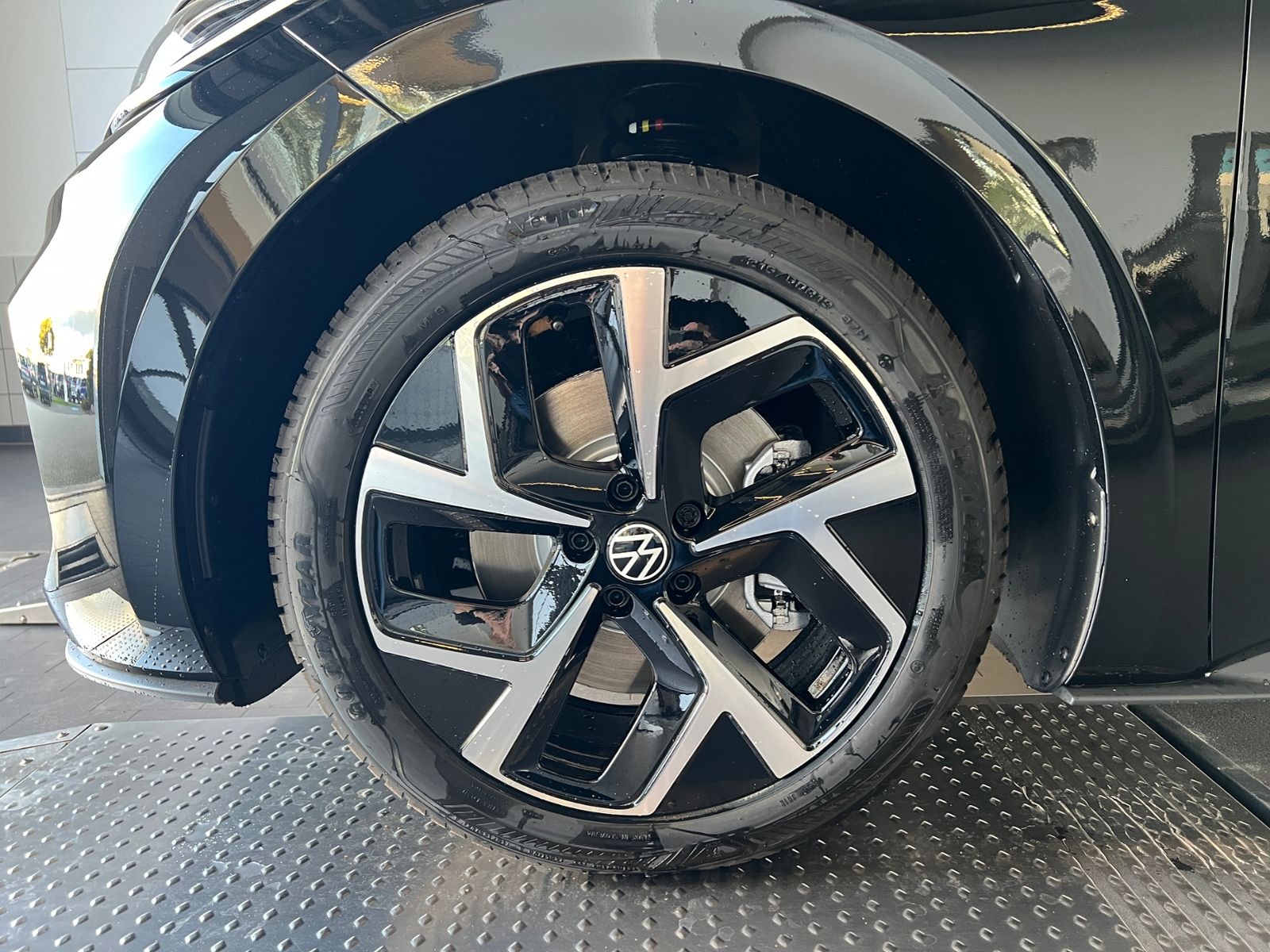 Fahrzeugabbildung Volkswagen ID.3 NEO Life 50 kWh *19" LM-Felge, Ganzjahresre