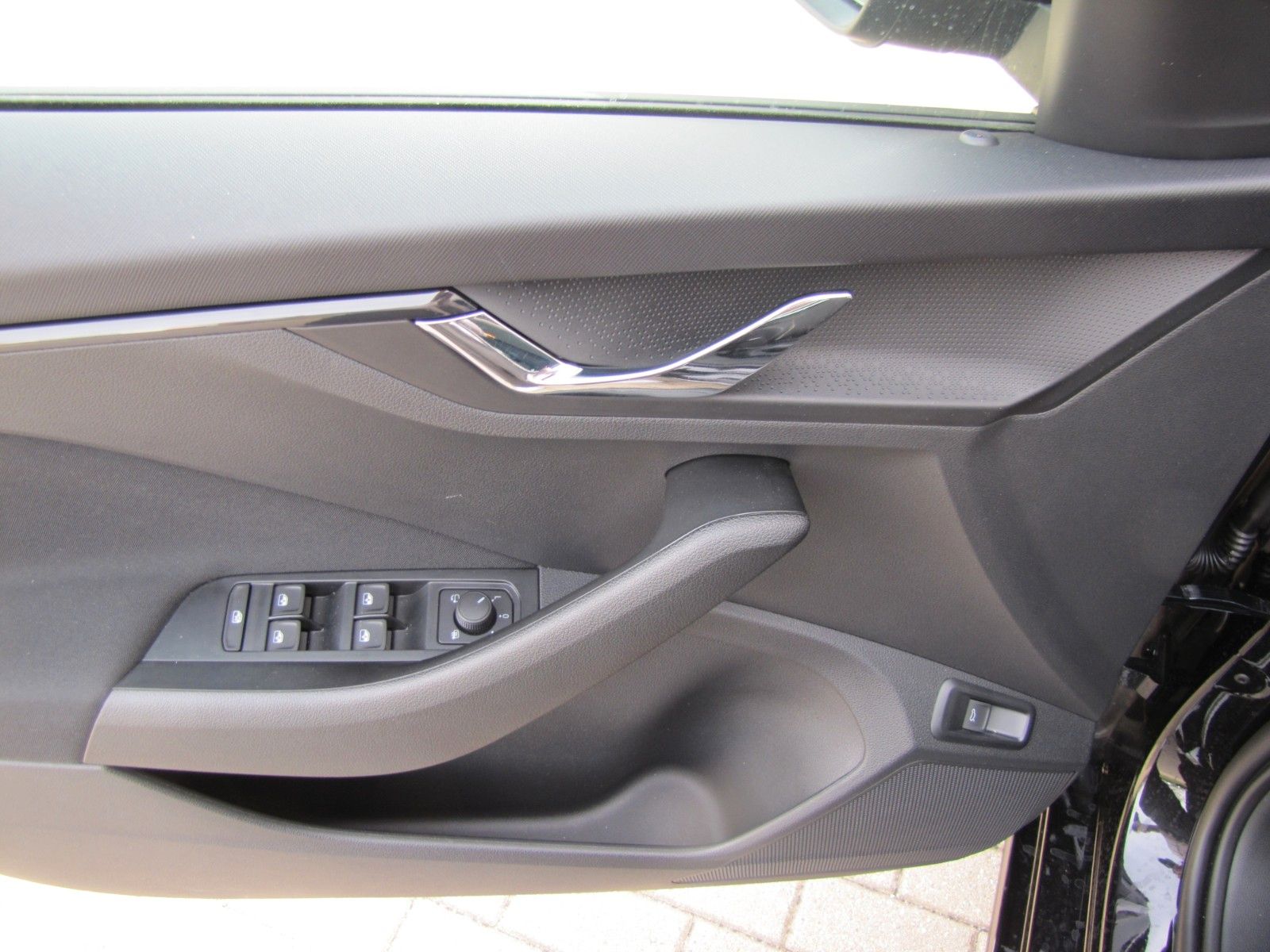 Fahrzeugabbildung SKODA Scala Tour 1.0l TSI 116PS 7-Gang-DSG AHK