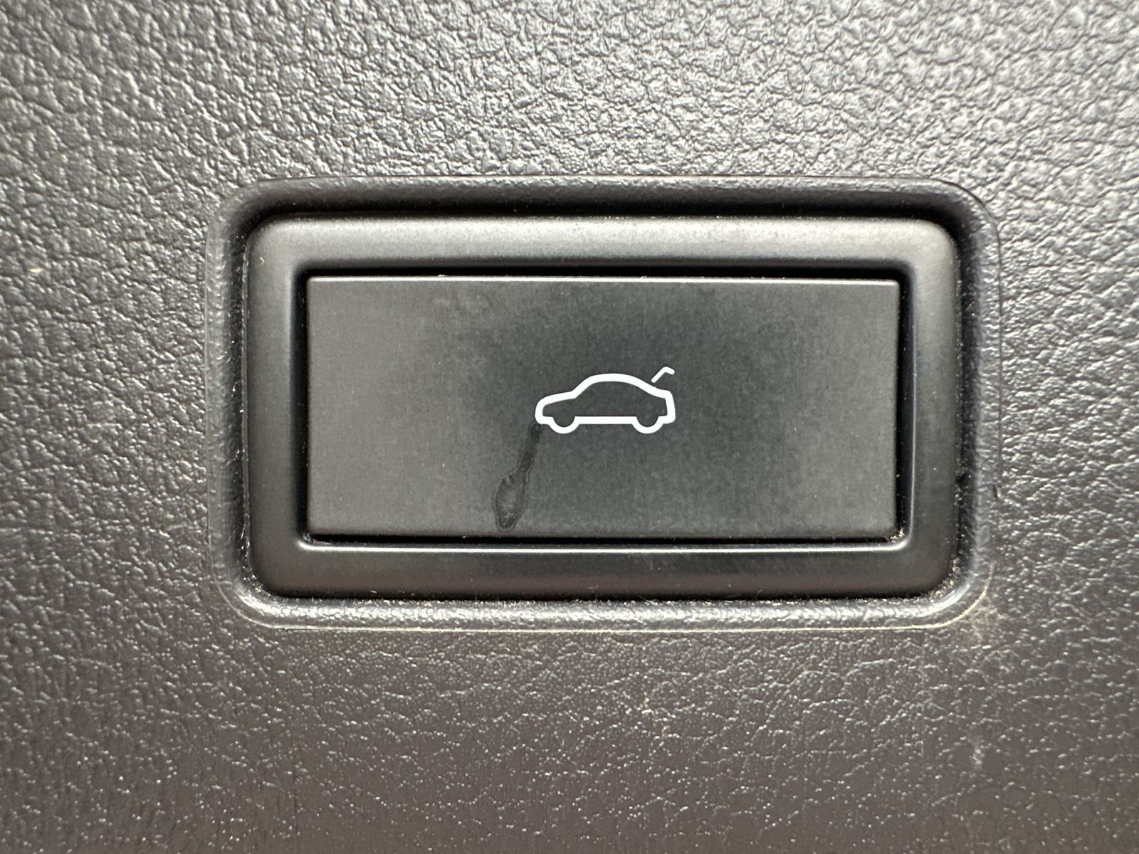 Fahrzeugabbildung Volkswagen Passat Variant R-Line NAV+MATRIX+AHK+PANO+HEADUP