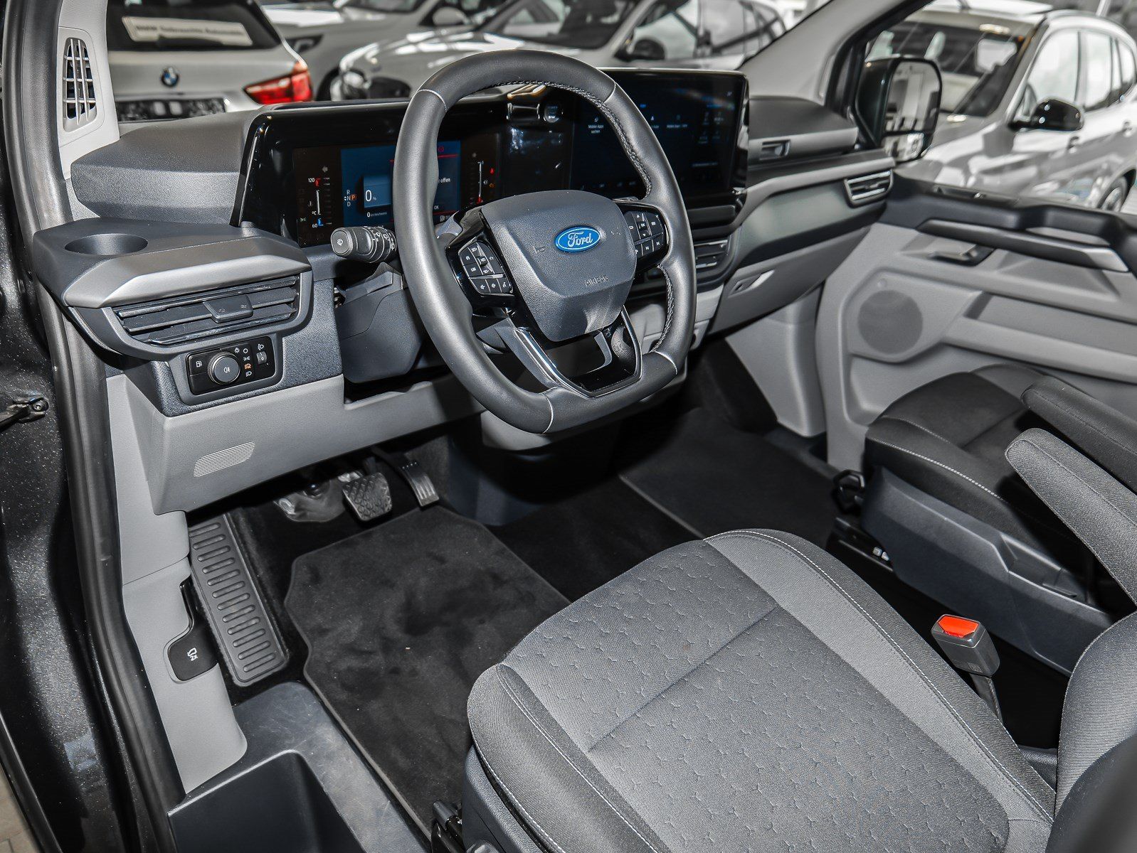 Ford Tourneo Custom 340 PHEV L1H1 VA Titanium Anhängk foto 16