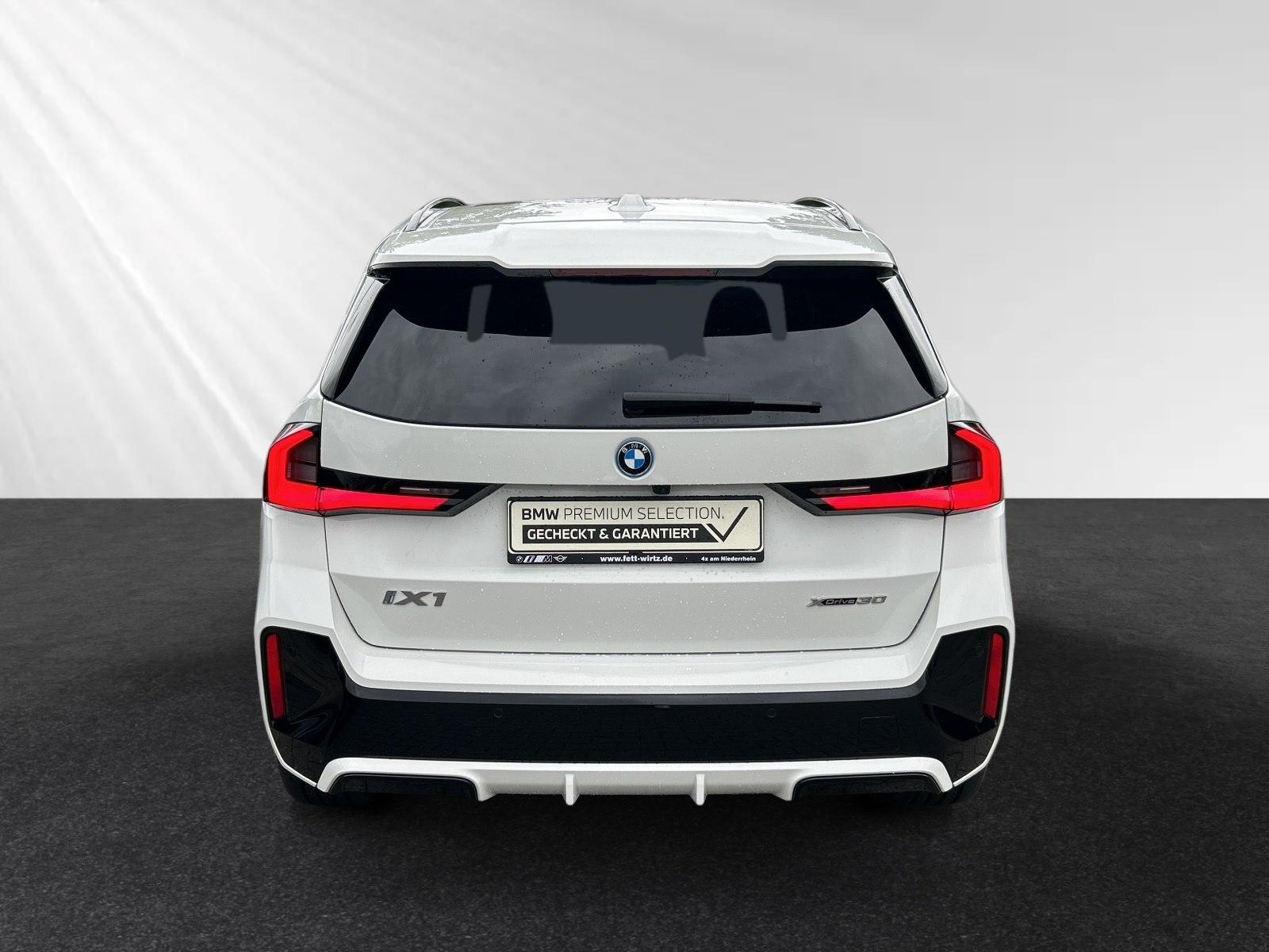 BMW iX1 xDrive30 M Sport AHK Pano Head-Up H/K, миниатюра 8