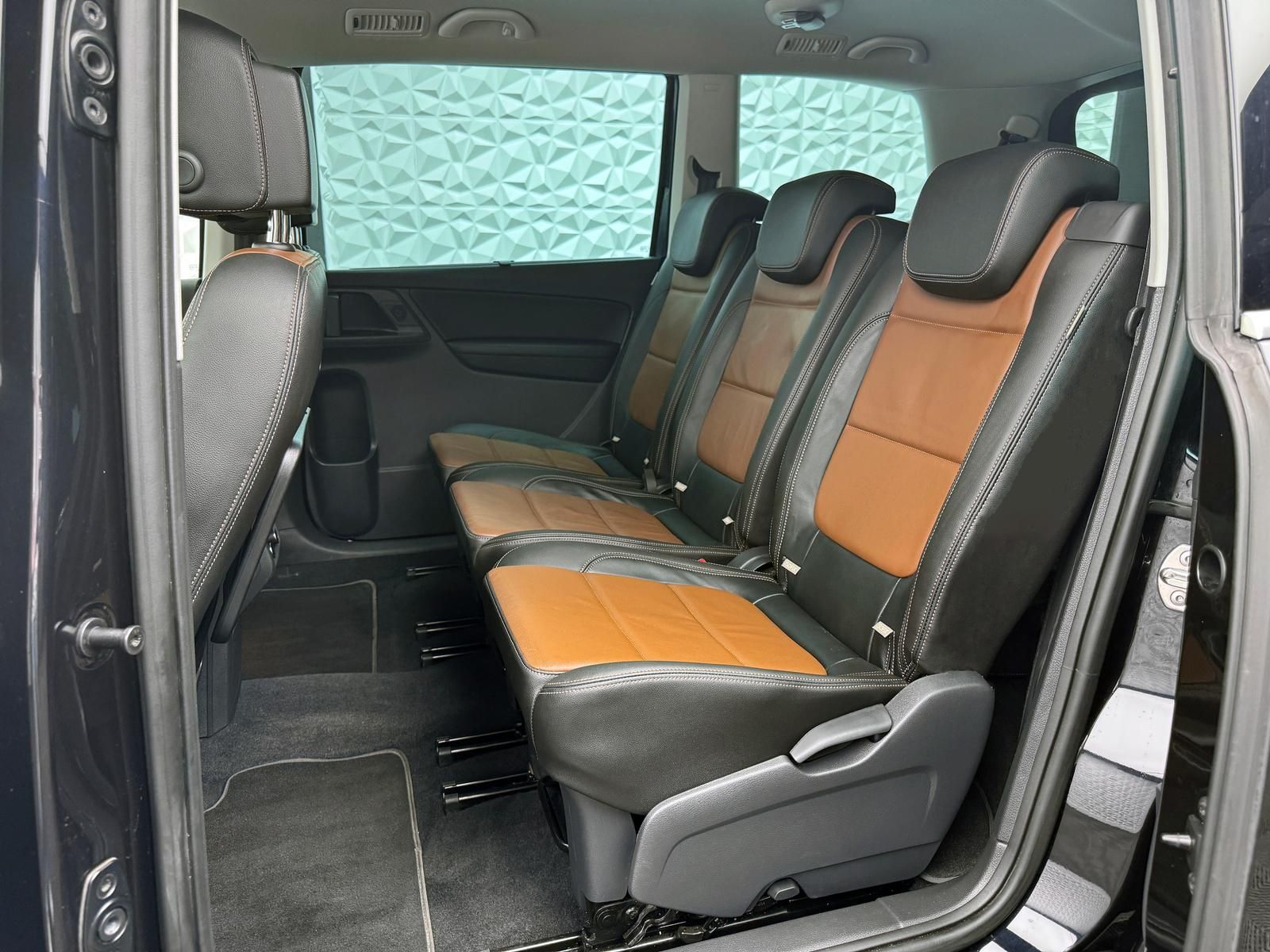 Fahrzeugabbildung SEAT 2.0 TDI*4DRIVE*7-SITZ*DCC*E-ST*STHZG*MASSAGE*AHK