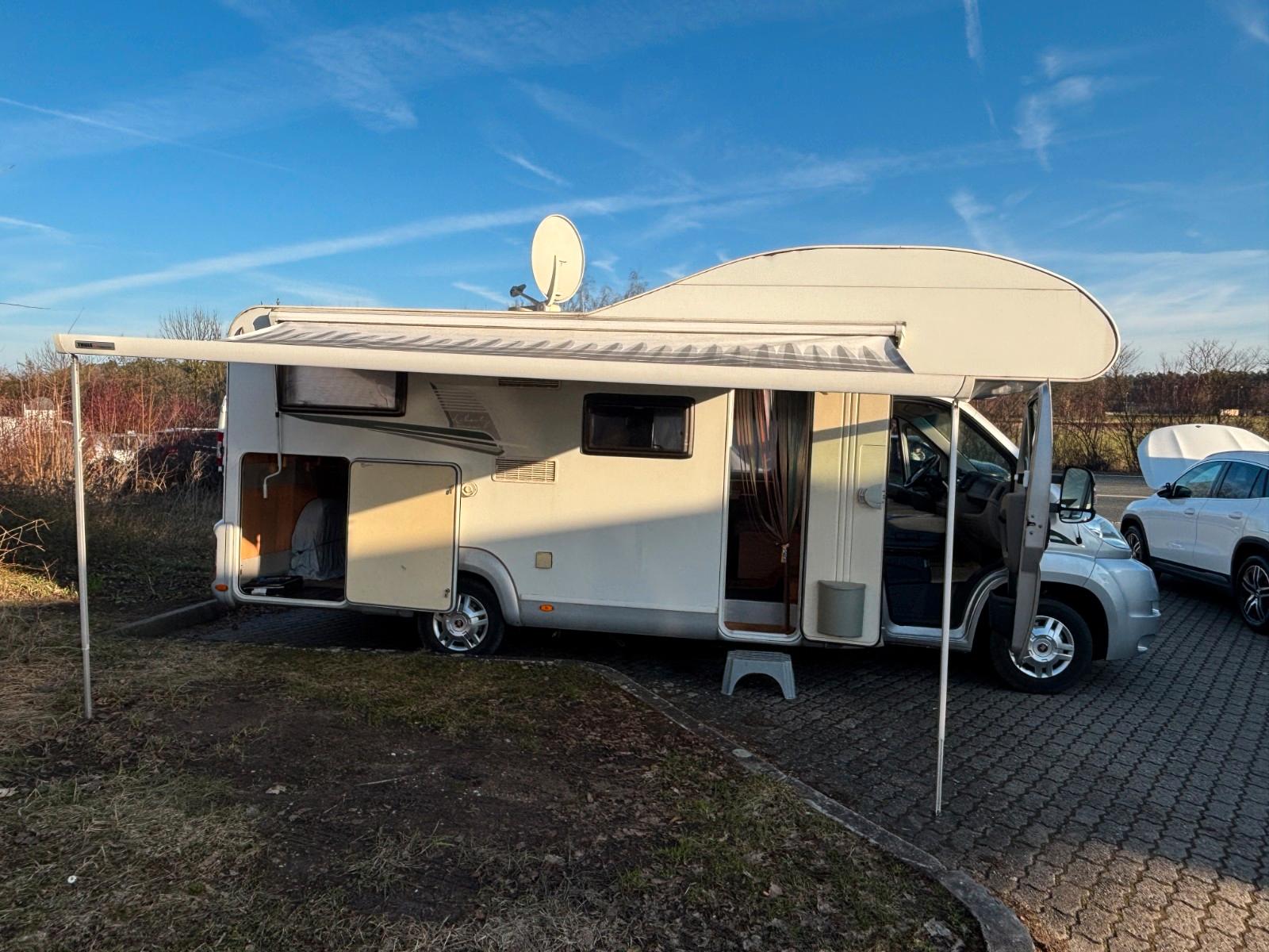 LMC Liberty A 694-2G-Solar-SAT TV-Garage-6 Schläfer