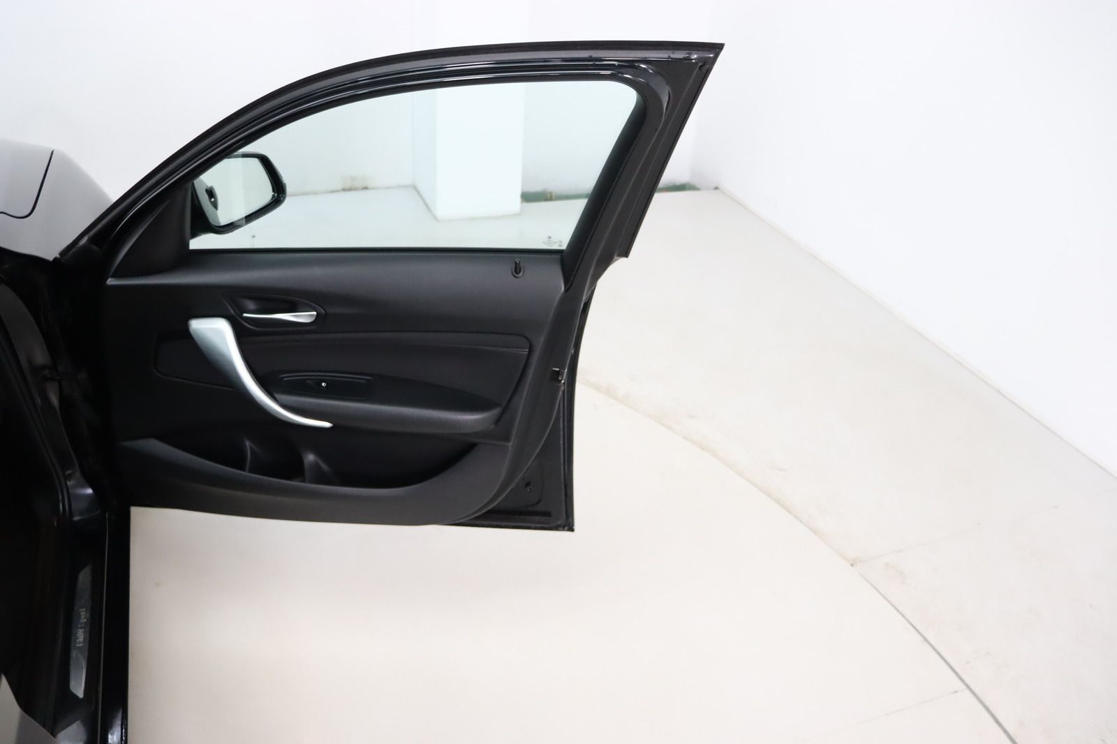 Fahrzeugabbildung BMW 118 d Sport-line * Bi-Xenon * PDC * Tempomat