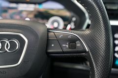 AUDI Q3 40 TFSI quattro S line | MMI Navi | Matrix AUDI Q3 40 TFSI quattro S line | MMI Navi | Matrix