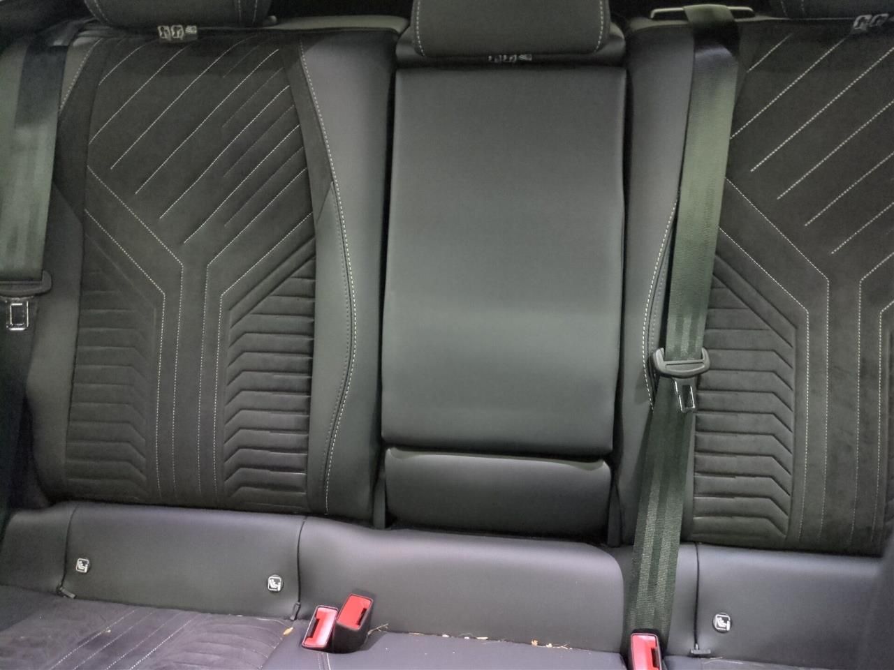 Fahrzeugabbildung Peugeot 3008 GT MildHybrid 107KW e-DSG6