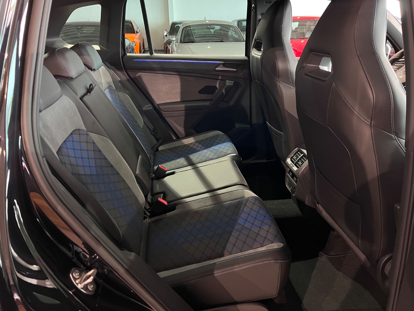 Volkswagen Tiguan 2.0TSI DSG 4MOTION R AHK SCHALEN 4xKAMERA foto 21