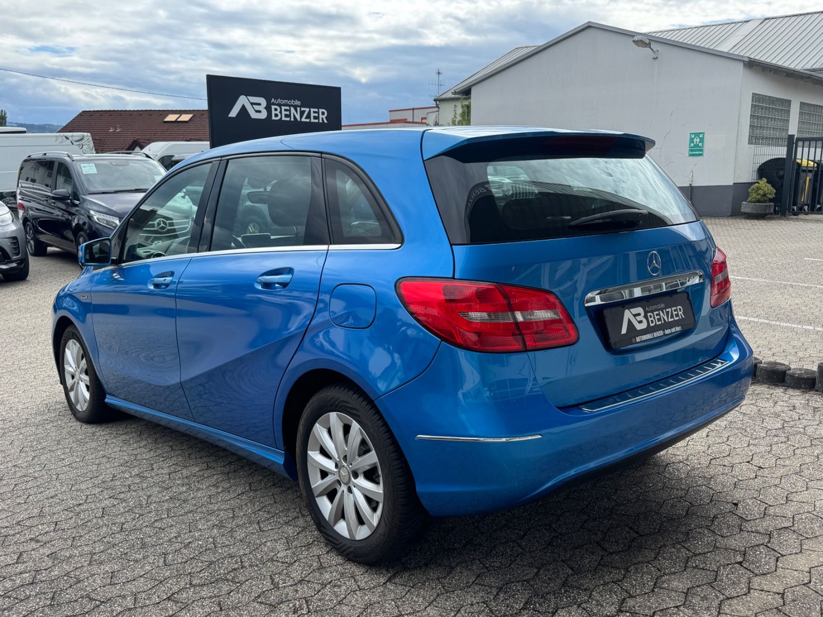 Fahrzeugabbildung Mercedes-Benz B 180 CDI/Edition E/Navigation/SHZ/MFL/ALU/