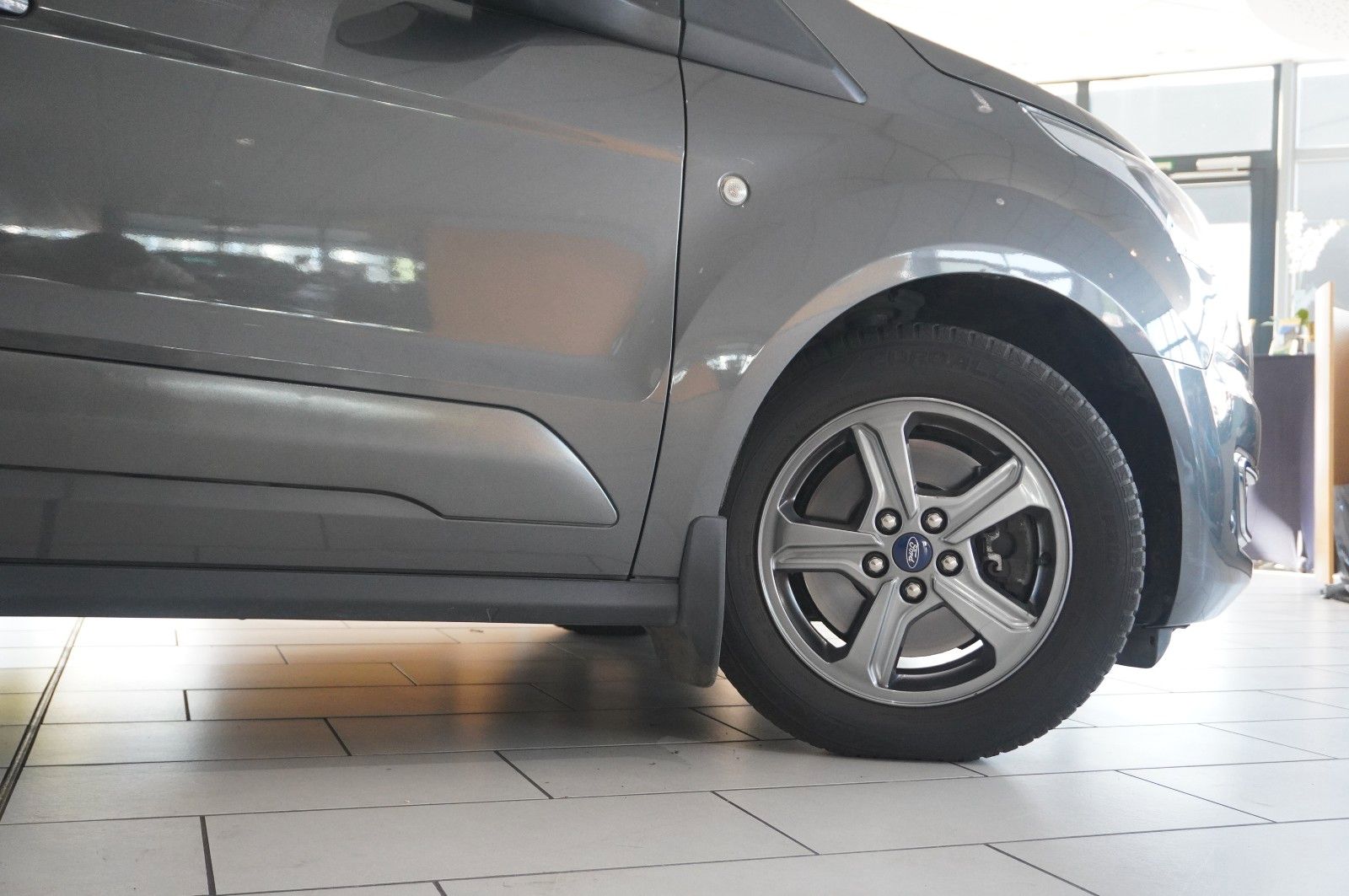 Fahrzeugabbildung Ford Grand Tourneo CONN. 1.5D TITANIUM 7-SITZ NAVI/SH