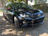 Volkswagen Golf Sportsvan VII Highline BMT/Start-Stopp - Volkswagen Golf mit Diesel-Antrieb: Limousine