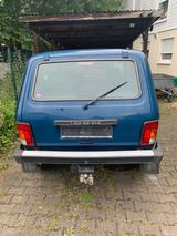 Lada Niva 1.7i 4x4 - - Lada Niva aus 2011