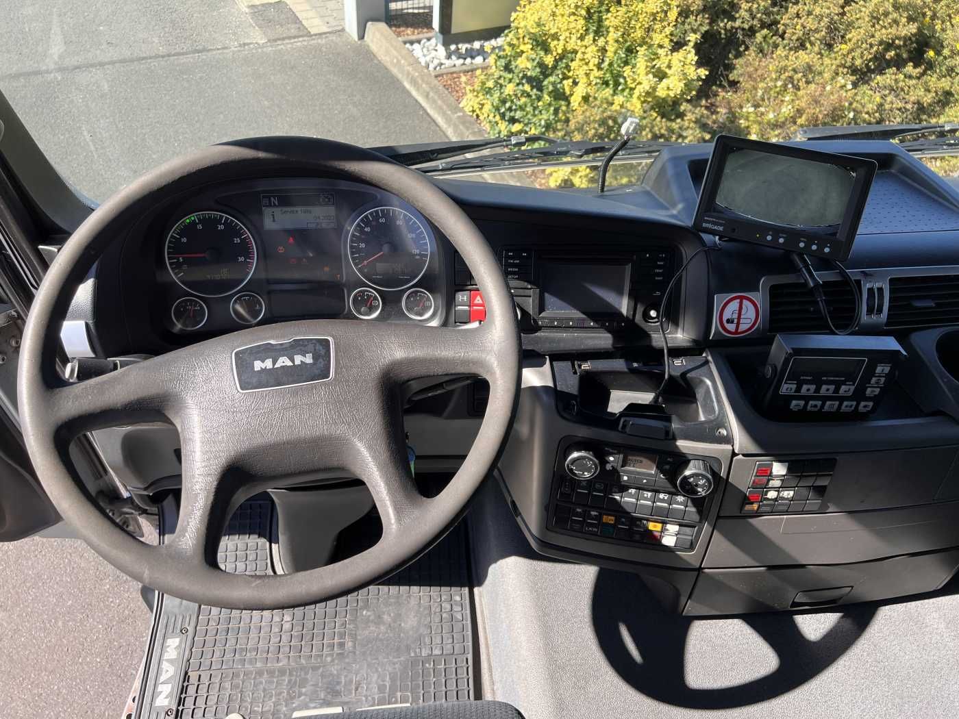 Fahrzeugabbildung MAN TGS 26.440 6x2 BL LBW 2.000kg Carrier Supra 850