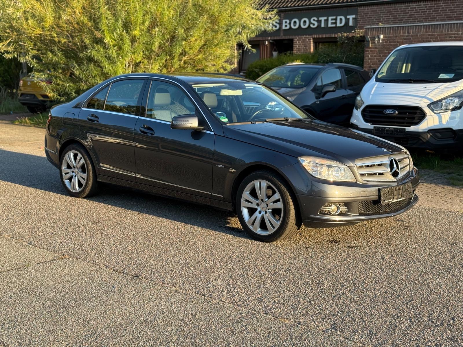 Mercedes-Benz C 180 CGI BlueEfficiency *NAVI*PDC*SHZ*AUTOMATIK