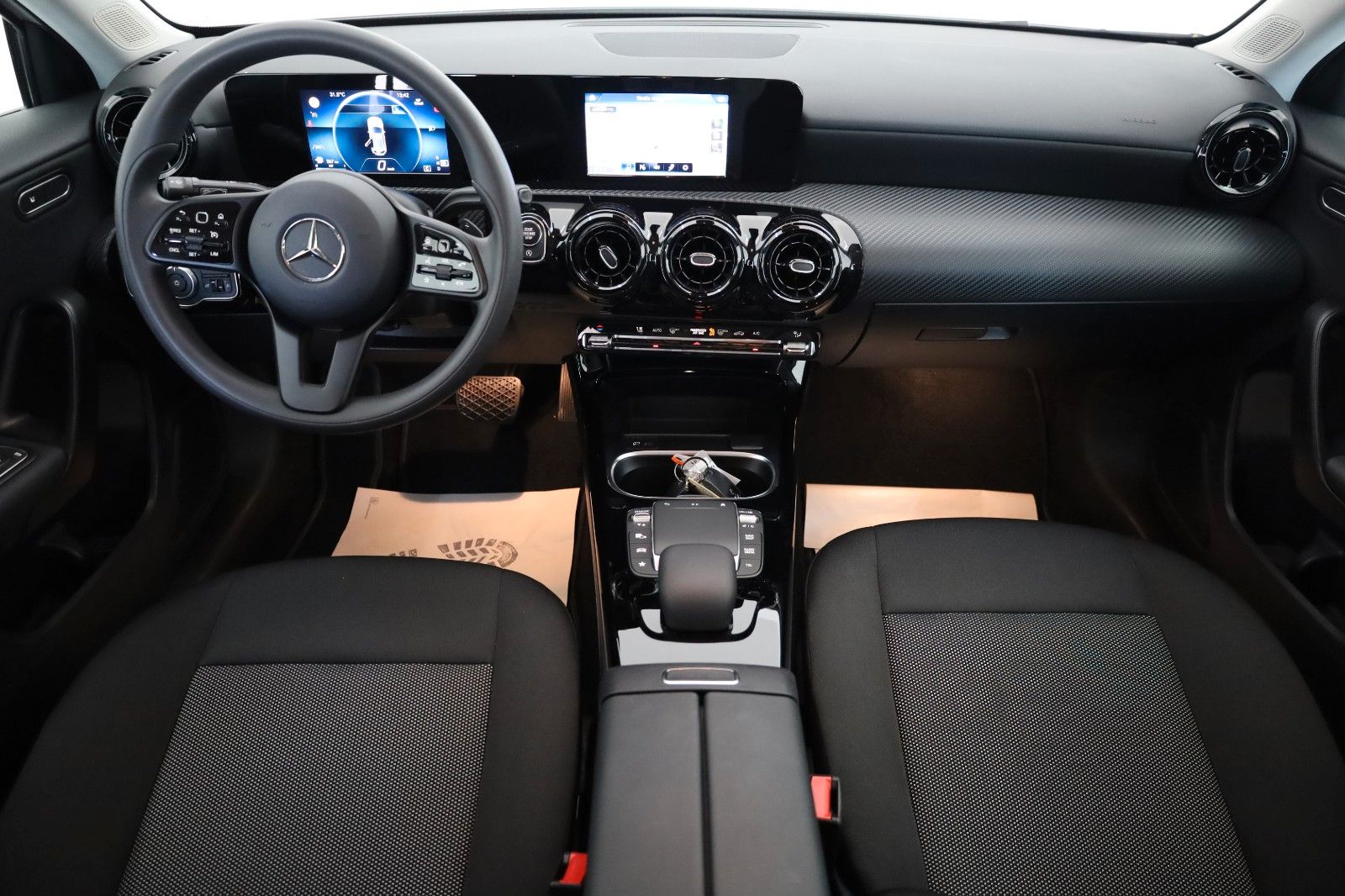 Fahrzeugabbildung Mercedes-Benz A 200 DTC Navi,SH,Park-Paket,Apple CarPlay