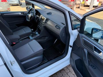Volkswagen Golf - 8