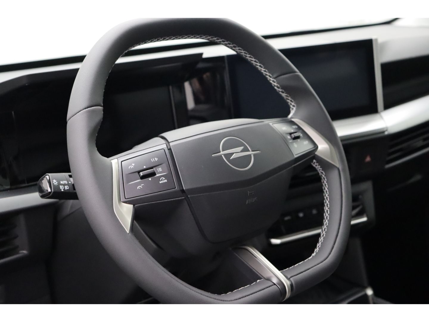 Fahrzeugabbildung Opel Frontera Mild Hybrid 107 kW GS ++ Sitzheizung++