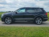 Volkswagen Tiguan Allspace 2.0 TDI DSG R-Line Standheizung - VW Tiguan Allspace Gebrauchtwagen in Hamburg