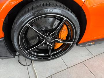 صورة مصغرة 18 لـ 2016 Mclaren 675LT