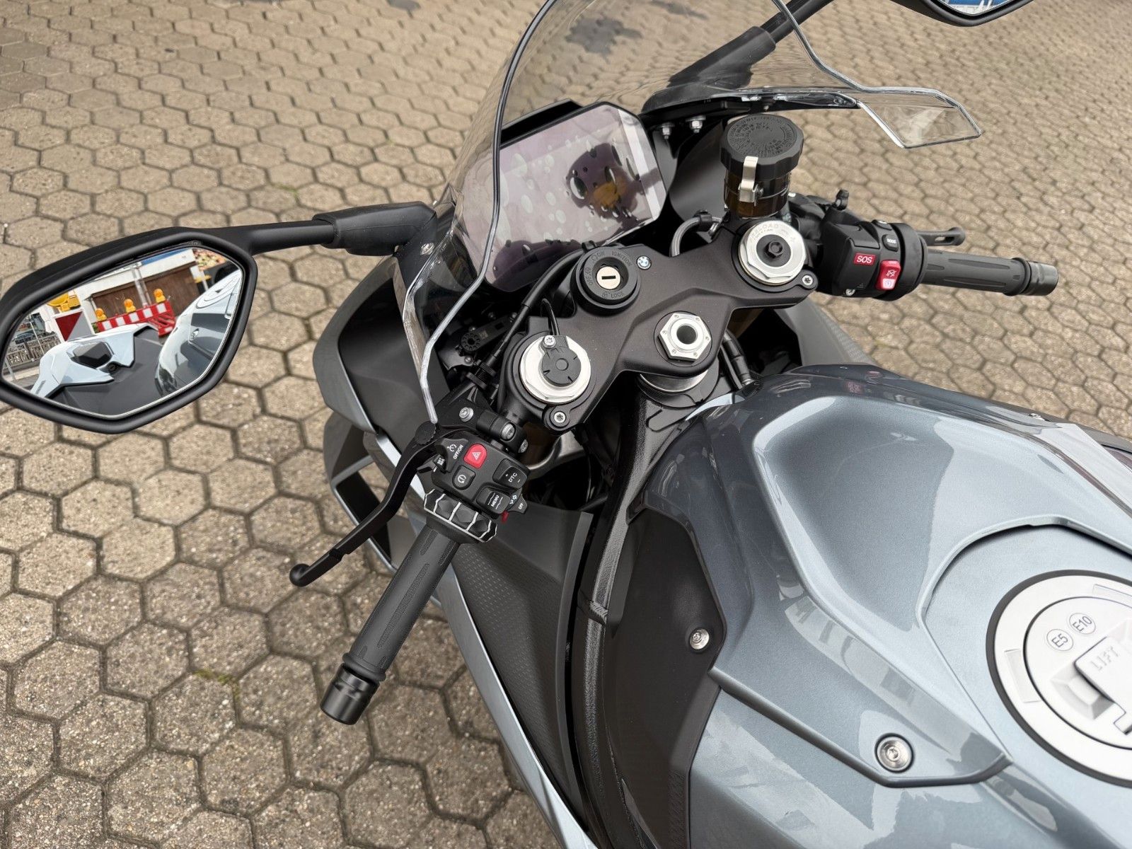 Fahrzeugabbildung BMW S 1000 RR Akrapovic, M-Kette, Race Paket