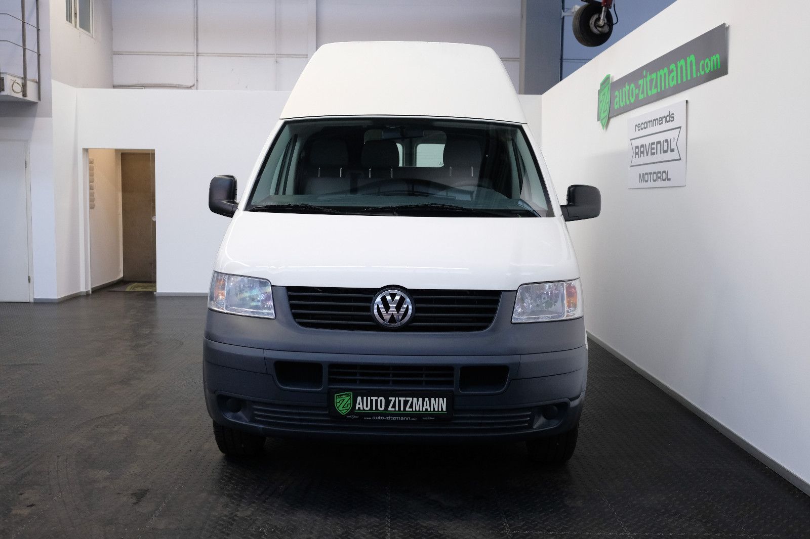 Fahrzeugabbildung Volkswagen T5 Hochdach TÜV NEU IDEAL ALS CAMPER-UMBAU