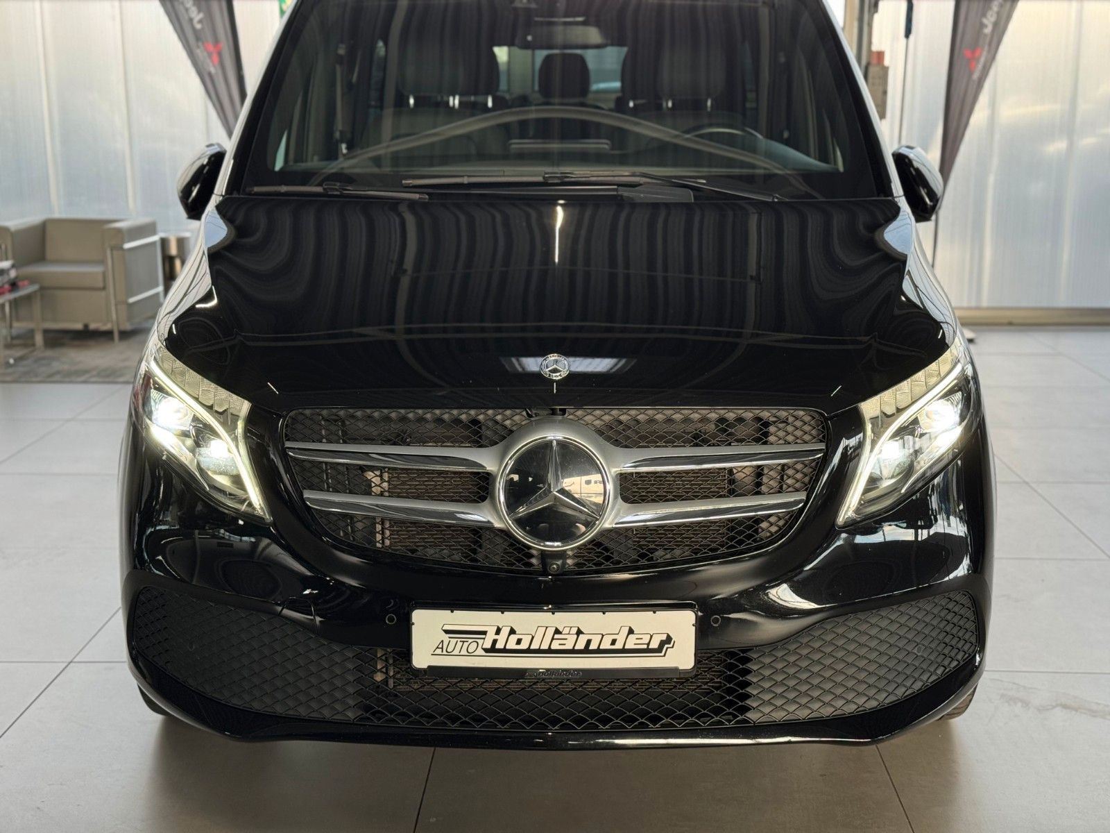 Fahrzeugabbildung Mercedes-Benz V 300d Avantgarde Edition lang "Agility Control"